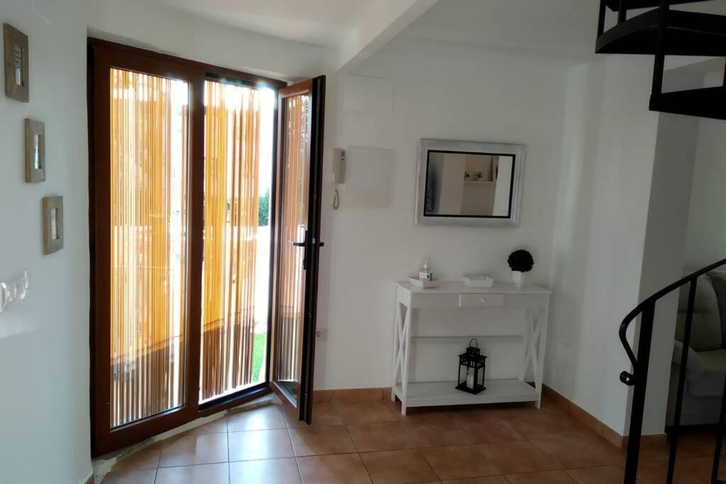 Appartamento Apartamento Duplex. Muy Tranquilo. Terraza Y Bbq Dénia Esterno foto